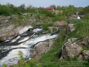 Черкасская область. Посёлок Буки. Фото. Букский каньон на речке Горный Тикич. Водопад-перекат «Выр» («Водоворот»).