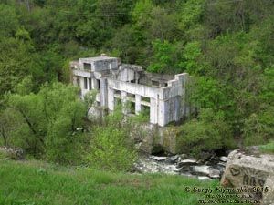 Черкасская область. Посёлок Буки. Фото. Здание машинного зала бывшей сельской гидроэлектростанции на речке Горный Тикич, 1929 год.