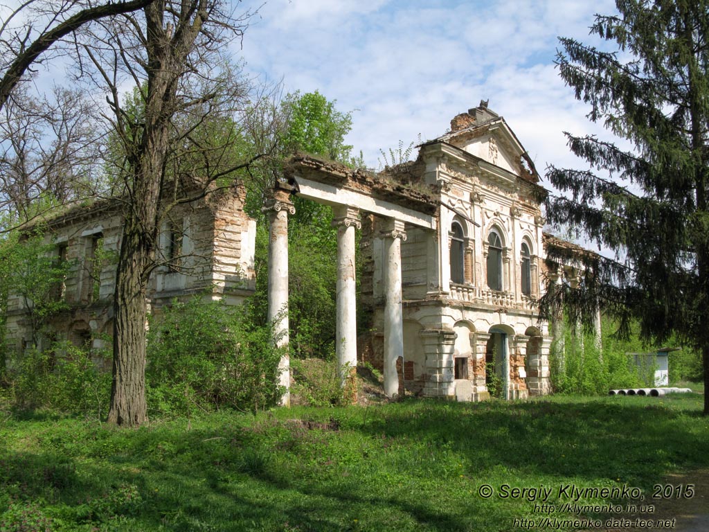 Киевская область. Рудое Село. Фото. Бывший дворец Станислава Залесского. Построен в конце XVIII века.