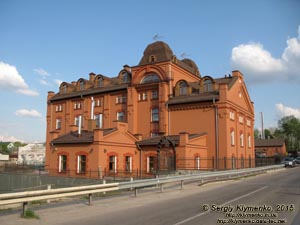 Киевская область. Село Синява. Фото. Водяная мельница, построенная на реке Рось в начале XIX века и перестроенная в 1904 году.