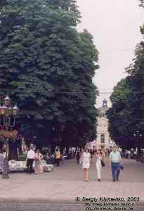 Львов. Фото. По проспекту Свободы, вид в сторону Оперного театра.