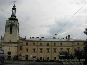 Львов. Фото. Бывший костел Кларисок. Вид от монастыря бернардинцев.