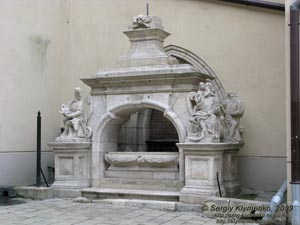 Львов. Фото. Латинская Кафедра (Латинский кафедральный собор). Фрагмент.