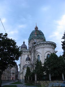 Львов. Фото. Преображенская церковь, памятник архитектуры 1878-1898 годов. Вид с улицы Театральная.