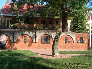 Закарпатская область. Мукачево. Фото. Мемориал памяти жертв политических репрессий в сквере возле художественной школы.