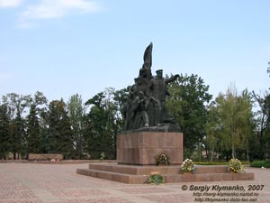 Николаев. Фото. Памятник Героям-десантникам (сквер им. 68-ми Моряков-десантников).