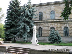 Николаев. Фото. Памятник композитору Римскому-Корсакову.