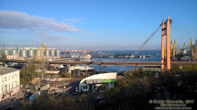 Одесса. Фото. Вид на морской залив и Одесский Морской порт.