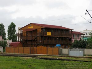 Затока, это строение чем-то напоминает американский "Дикий Запад".