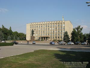 Одесская область. Измаил. Фото. Горсовет и горисполком (пр. Суворова, 62).