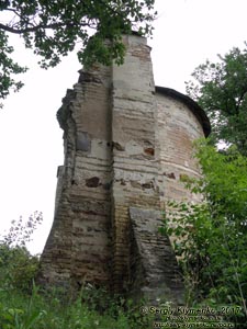 Черниговская область. Фото. Остёр. Старогородка. Памятник архитектуры периода Киевской Руси Михайловская церковь -
«Юрьева божница» (50°56'17"N, 30°52'27"E).