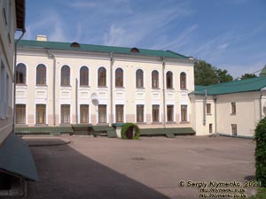 Ровенщина, Острог. Фото. Острожская академия. Старое учебное здание.