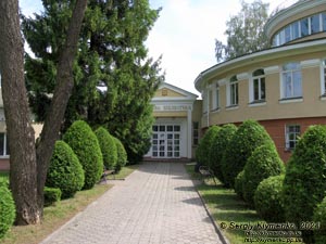 Ровенщина, Острог. Фото. Острожская академия. Здание Научной библиотеки НУ «Острожская академия».