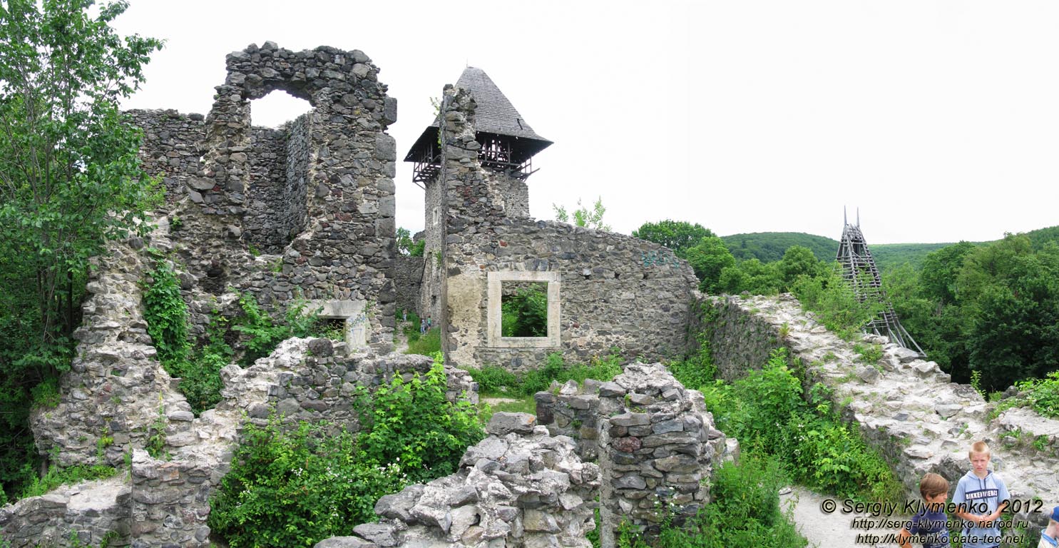 Закарпатская область, село Невицкое. Фото. В Невицком замке.