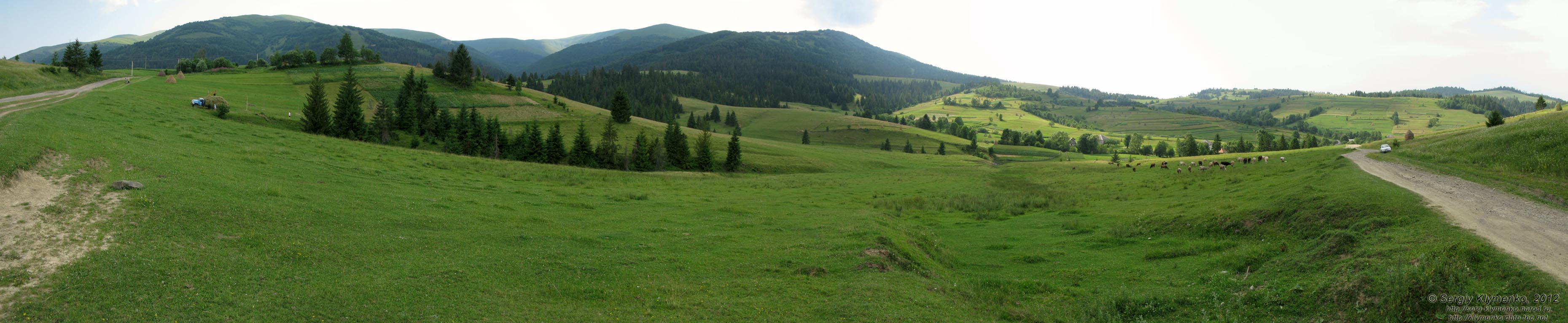 Карпаты. Закарпатская область. Фото. Пейзаж по дороге от села Подобовец к водопаду Шипот. Панорама ~180°.