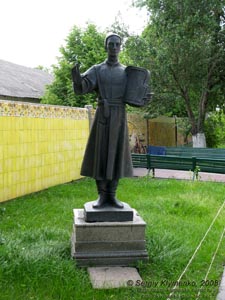 Переяслав-Хмельницкий. Памятник украинскому философу-просветителю Г. С. Сковороде.