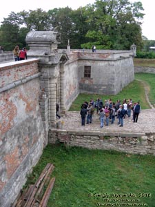 Львовская область. Подгорцы. Фото. Подгорецкий замок. Южный фасад и въездные ворота замка, вид с юго-западного бастиона.