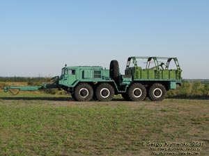 Кировоградская область. Фото. Музей Ракетных войск стратегического назначения.
Автотехника шахтно-пусковой установки (ШПУ). Один из специализированных автомобилей.