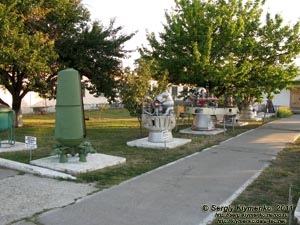 Кировоградская область. Фото. Музей Ракетных войск стратегического назначения. Образцы ракетных двигателей разного времени.