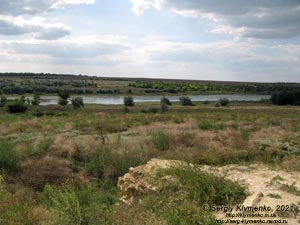 Одесская область. Село Васильевка Одесского района. Фото. Дворец-усадьба Дубецких-Панкеевых («Волчье логово») 1830-1854 годы, вид от дворца в западном направлении.