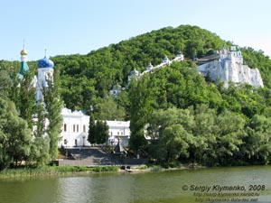 Донецкая область. Святогорский монастырь, общий вид с противоположного берега речки Северский Донец.
