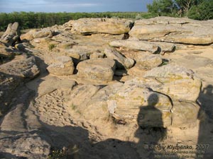 Мелитопольский район Запорожской области. Фото. Государственный историко-археологический заповедник «Каменная Могила».
Святилище на вершине, в центре холма «Каменная Могила».
