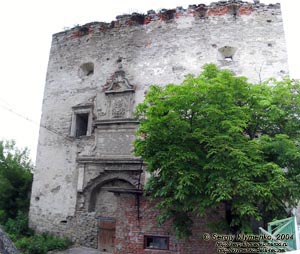 Сатанов, Городские ворота, XV-XVI вв.