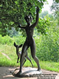 Корсунь-Шевченковский. Скульптура в ландшафтном парке.