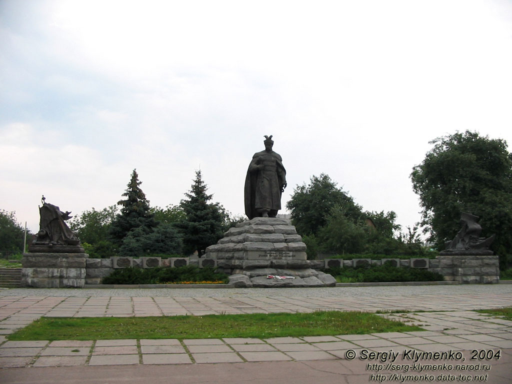 Черкаси. Пам`ятник Богдану Хмельницькому.