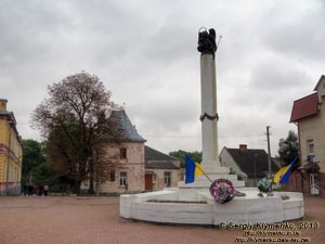 Львовская область, Городок. Фото. Памятный знак жертвам большевистских репрессий.