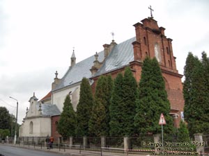 Львовская область, Городок. Фото. Костёл Воздвижения Честного Креста, вид с северо-запада - со стороны площади Рынок (ныне площадь Гайдамаков).