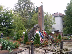Закарпатская область, Свалява. Фото. На улице Главная.
