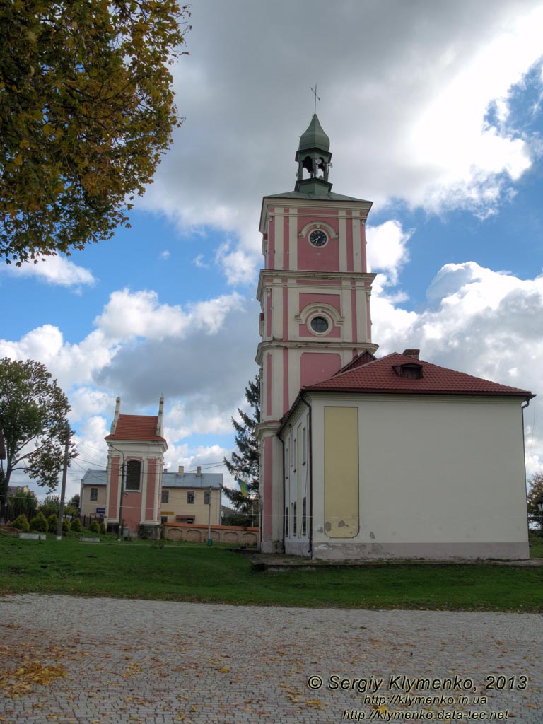 Львовская область, Белз. Фото. Городская ратуша (ул. Савенко, 1). Вид сбоку.