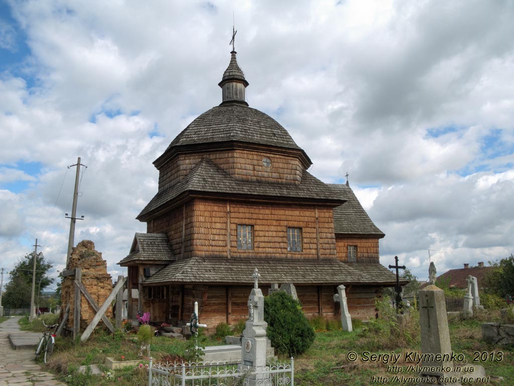 Львовская область, Белз. Фото. Кладбищенская деревянная церковь Св. Параскевы-Пятницы (XVII век).