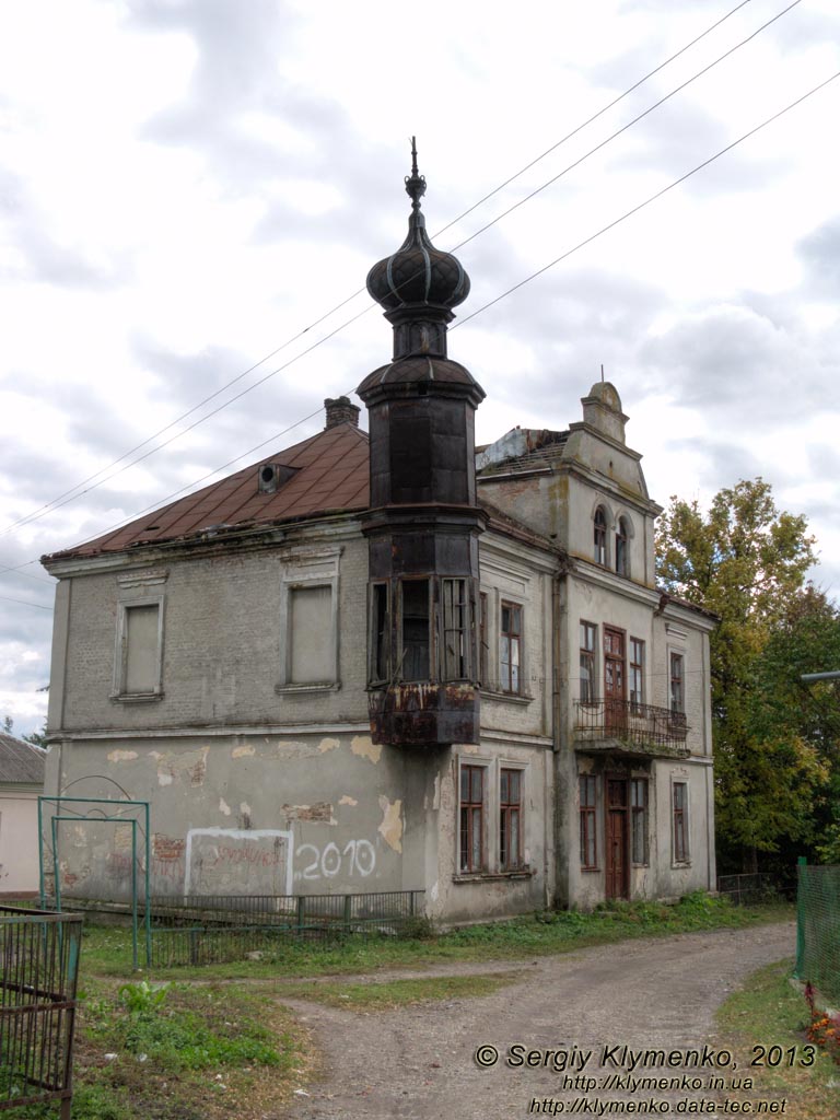 Львовская область, Белз. Фото. Один из старых особняков.