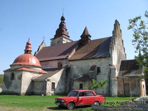 Выжняны (Львовская область). Фото. Костёл Святого Николая - памятник архитектуры 1400-1651 годов (49°48'18"N, 24°24'47"E).