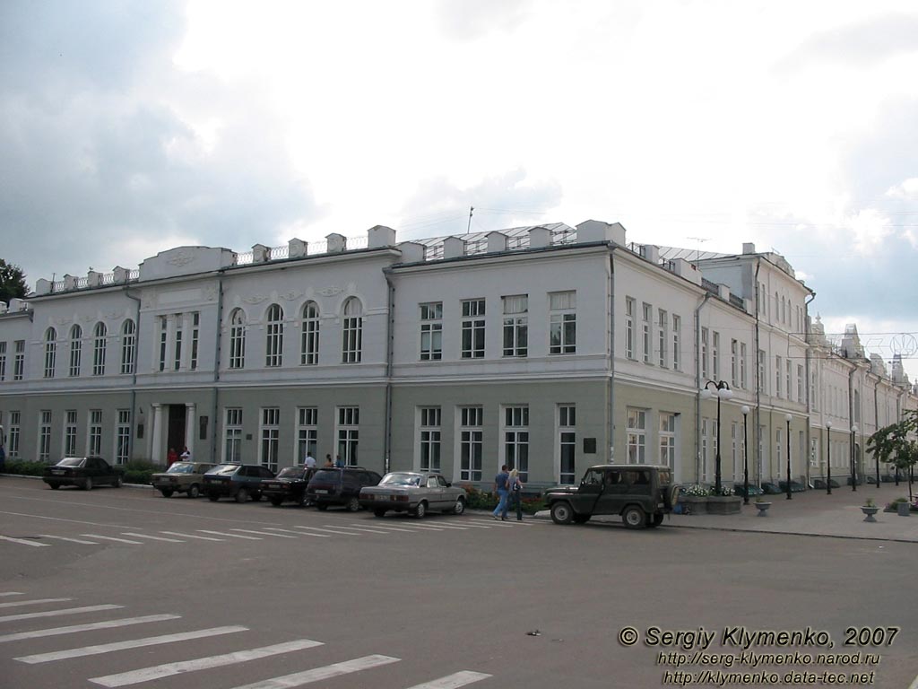 Глухов, Сумская область. Фото. Бывшие уездная земская дума и городская земская управа - памятники истории.