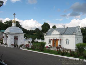 Путивль, Сумская область. Фото. Свято-Молченский монастырь, XVI-XIX века. На территории монастыря.