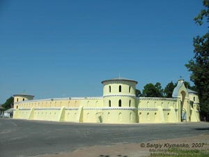 Тростянец, Сумская область. Фото. Восстановленный «Круглый двор», 1749 год.