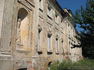 Старый Мерчик, Харьковская область. Фото. Имение Шидловского, дворец (1776-1778 годы). Парковый фасад, вид с юго-запада.