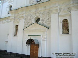 Мгар, Полтавская область. Фото. Спасо-Преображенский собор, боковой вход.