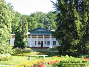 Березовая Рудка, Полтавская область. Фото. Бывшее имение семьи Закревских, правый флигель.