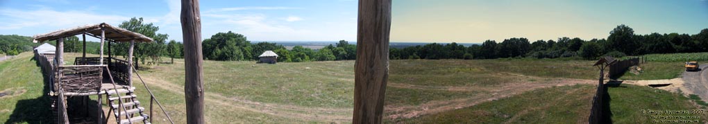 Полтавская область. Фото. Бельское городище. Современная имитация укреплений.