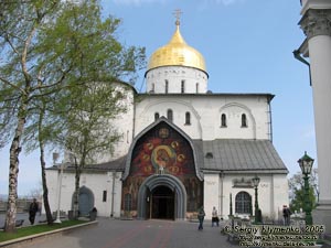 Почаевская Лавра. Троицкий собор, западный фронтон.