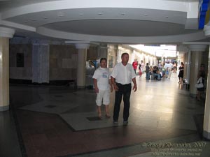 Полтава. Фото. В подземном переходе «Злато Мисто» («Золотой Город») к Корпусному саду.