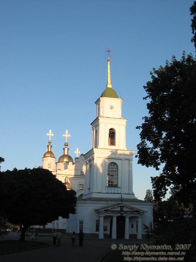 Полтава. Фото. Колокольня Успенского собора, памятник архитектуры, 1774-1801 годы (пл. Соборная, 1, или «Иванова Гора»).