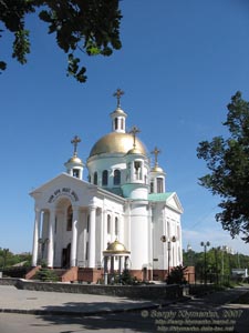 Полтава. Фото. Храм во имя святых мучениц Веры Надежды, Любови и матери их Софии (просп. Первомайский, 23).