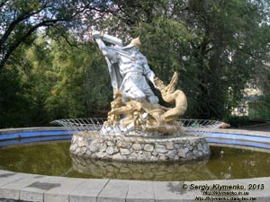 Ровно. Фото. Парк культуры и отдыха им. Т. Г. Шевченко. Фонтан «Богатырь».