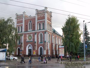 Ровно. Фото. Дом камерной и органной музыки (бывший костел Св. Антония).