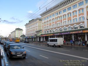 Ровно. Фото. По улице Соборная.